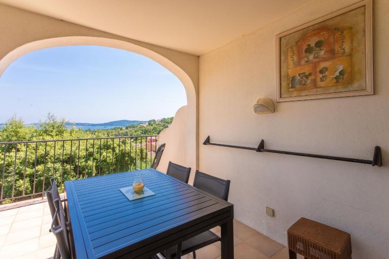 Grimaud 4 personnes clim vue mer - image 43