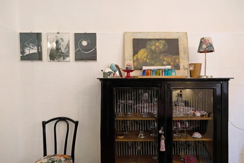 Tiffany Apartment - image 16