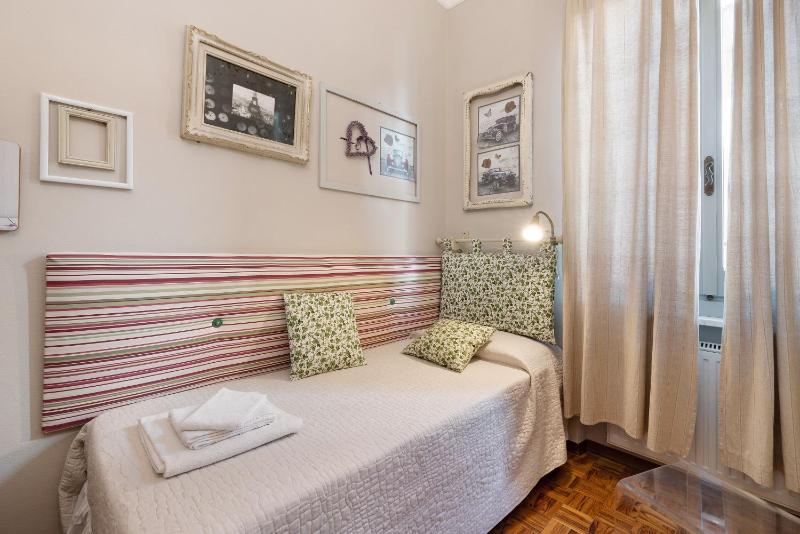 Tiffany Apartment - image 11