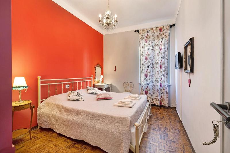 Tiffany Apartment - image 17