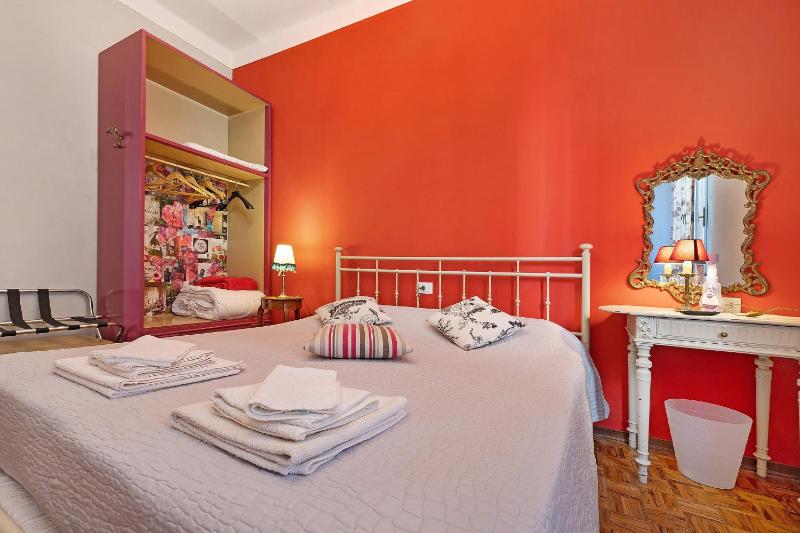 Tiffany Apartment - image 21