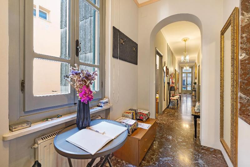 Tiffany Apartment - image 10