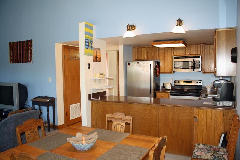 One-Bedroom Apartment image 3