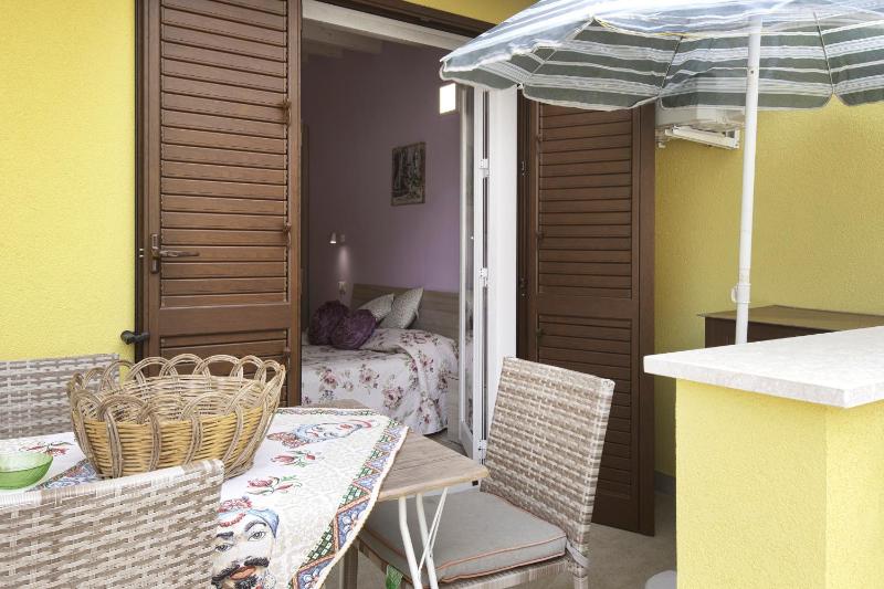 Rosy Appartamento con Terrazzo - image 22