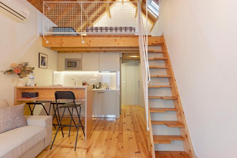 Orange Apartments B - image 1