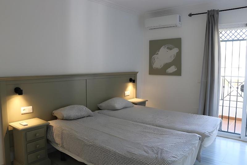 Villa 9 pers in Burriana Nerja - image 2