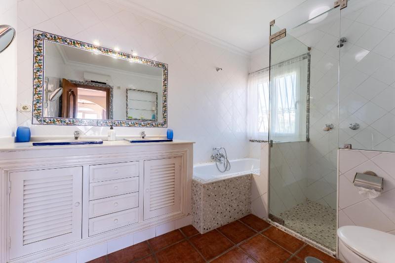 Rustic Spanish Villa Saltwater Pool - image 26