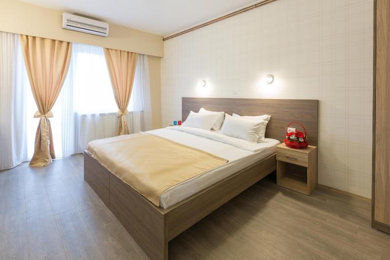 Double Room image 3