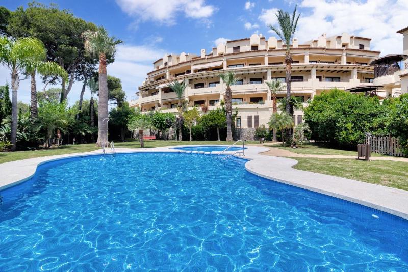 Apto frente al mar con piscina - image 1