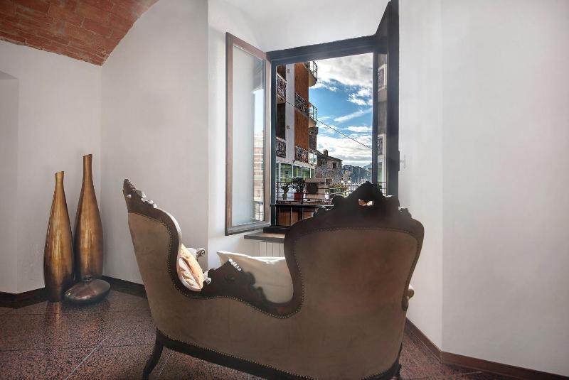City Apartment On The Beach - image 4