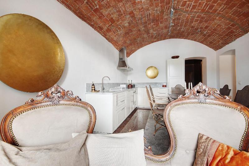 City Apartment On The Beach - image 32
