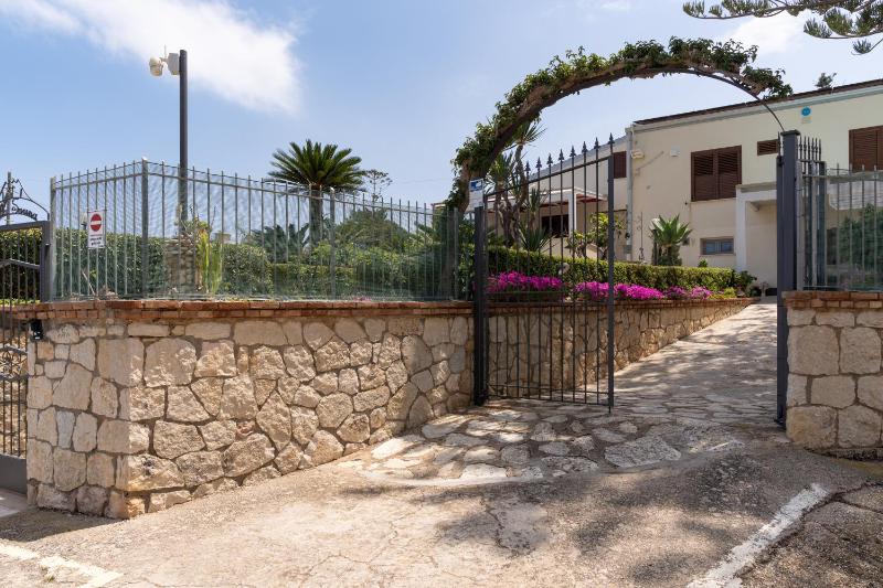Casa Gialla Scopello - image 29