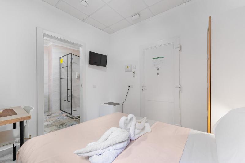 7A Hostal - image 3