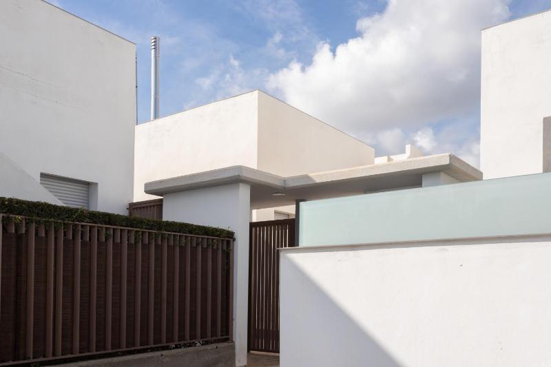 Modern villa - image 23