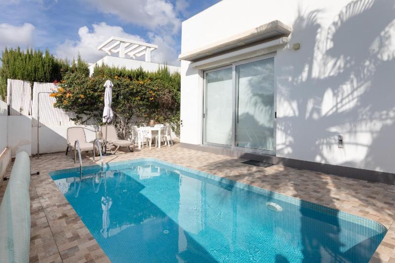 Modern villa - image 1