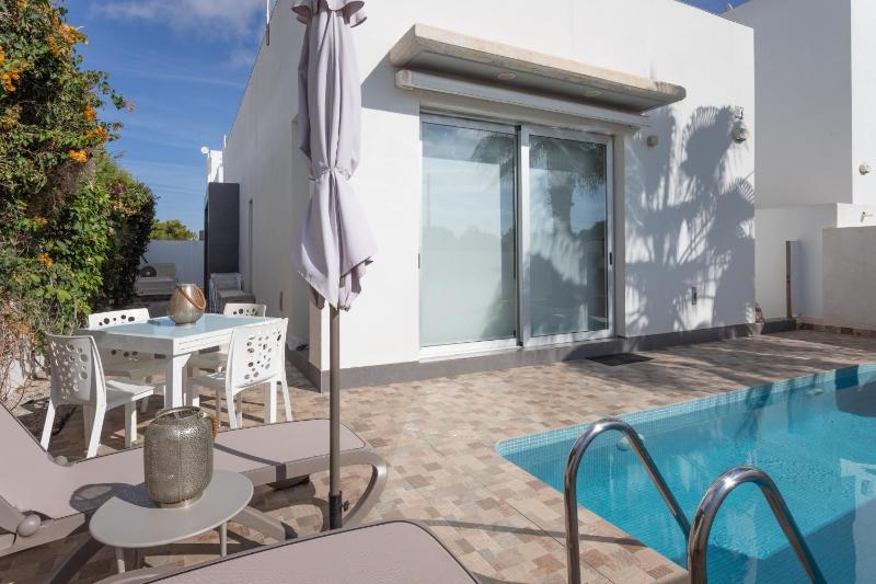 Modern villa - image 19