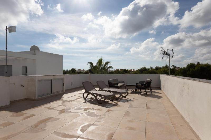 Modern villa - image 17