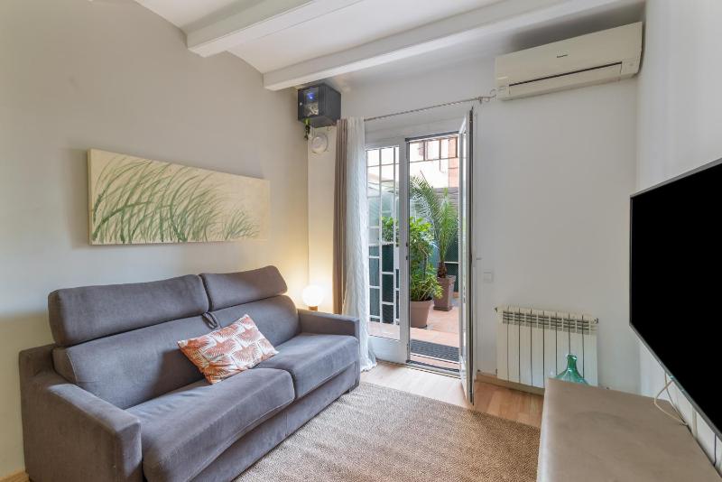 Apartamento Bcn Bailen Garden - image 1
