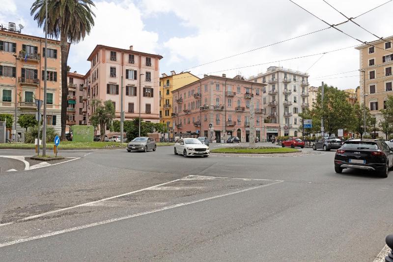 La First Ludy - image 10