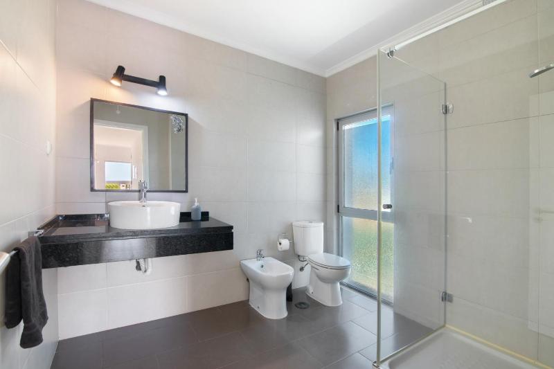 Sunrise House - image 9