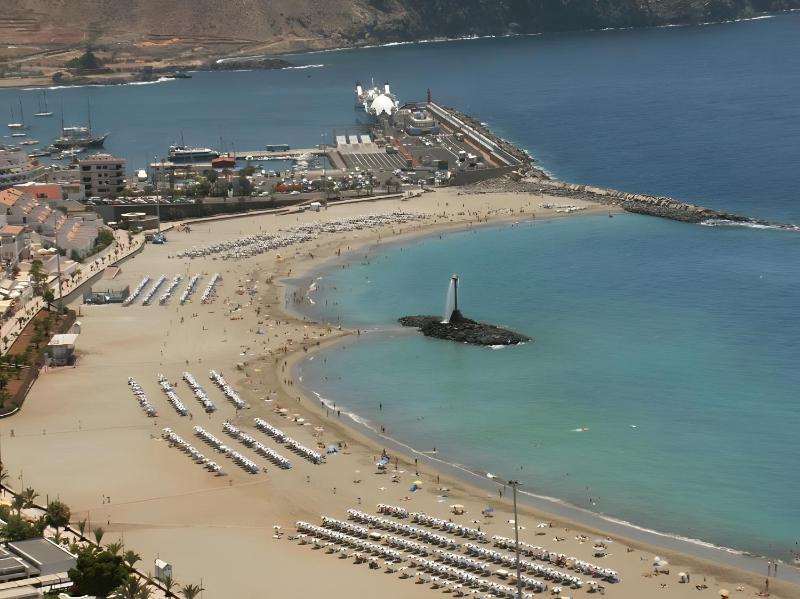 2-bedroom Exclusive Los Cristianos - image 22