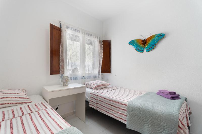 2-bedroom Exclusive Los Cristianos - image 23