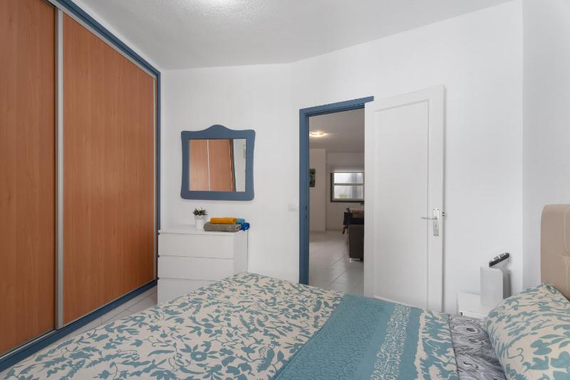 2-bedroom Exclusive Los Cristianos - image 10