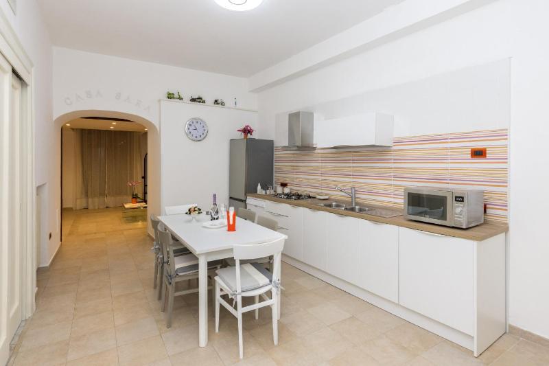 Sorrento Center Luxury Apartment 2 - image 22