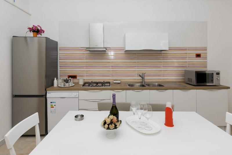 Sorrento Center Luxury Apartment 2 - image 20