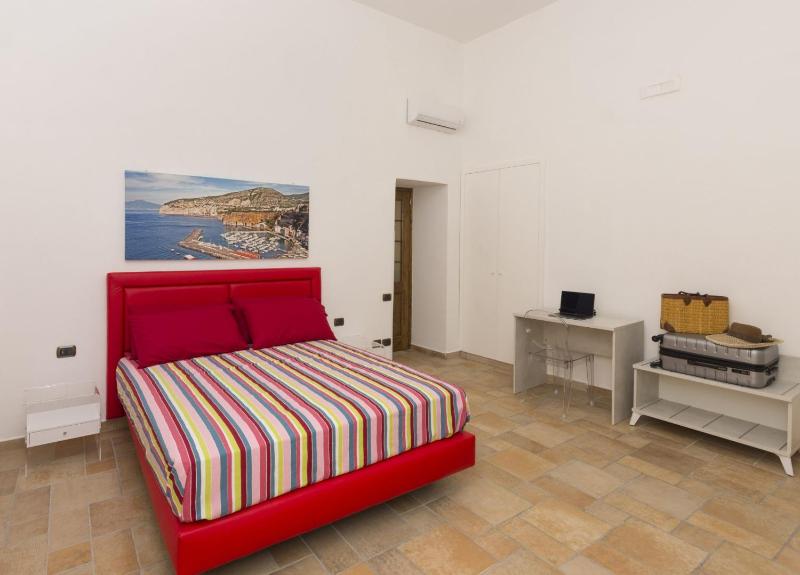 Sorrento Center Luxury Apartment 2 - image 27