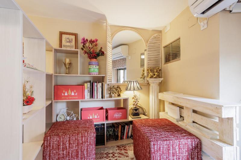 Apartamento Trajano Casco Antiguo - image 2
