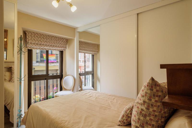 Apartamento Trajano Casco Antiguo - image 3