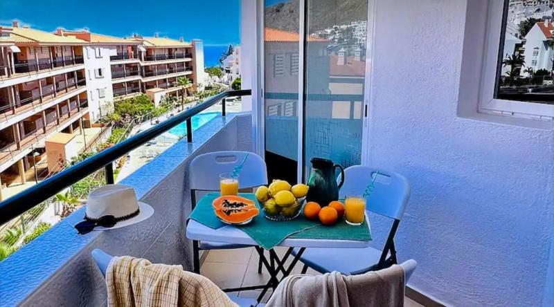 Stylish Los Cristianos apartment - image 11