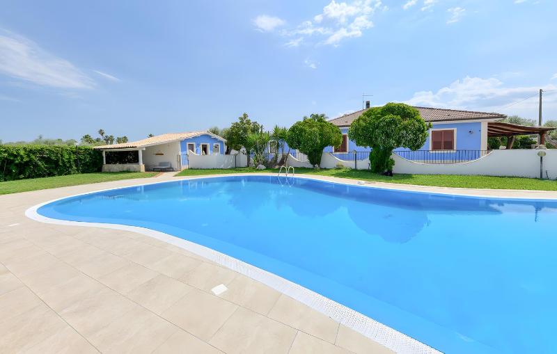Villa Parisi con piscina - image 2