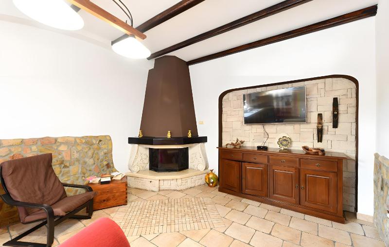 Villa Parisi con piscina - image 32