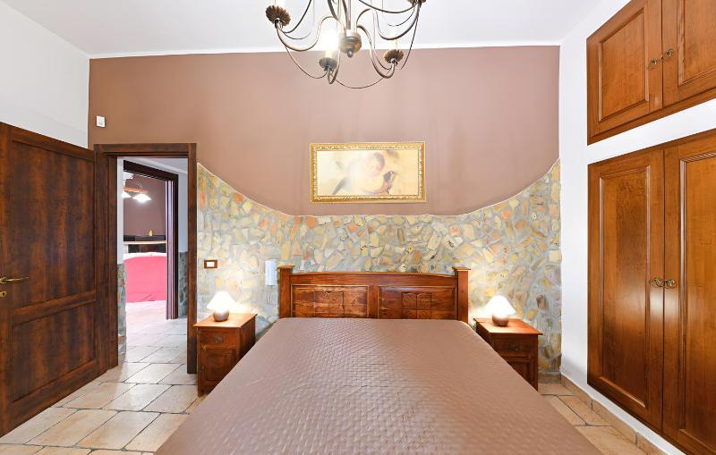 Villa Parisi con piscina - image 39