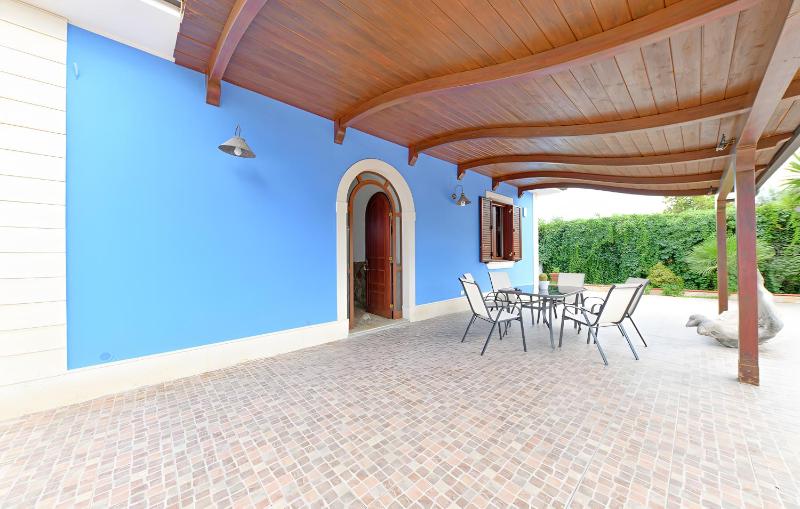 Villa Parisi con piscina - image 9