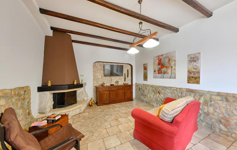Villa Parisi con piscina - image 4