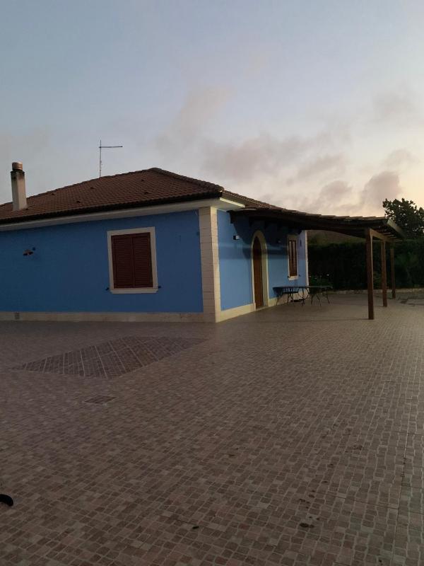 Villa Parisi con piscina - image 33