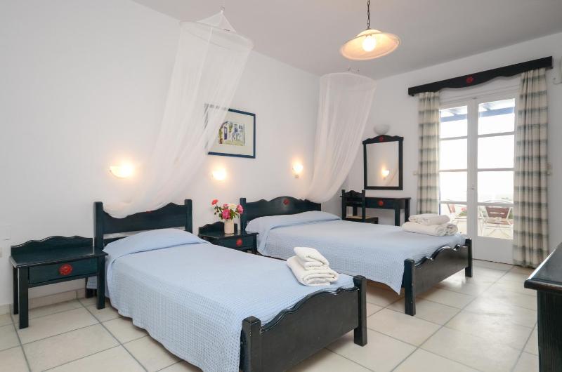 Studio (3 Adults) with Sea View image 2