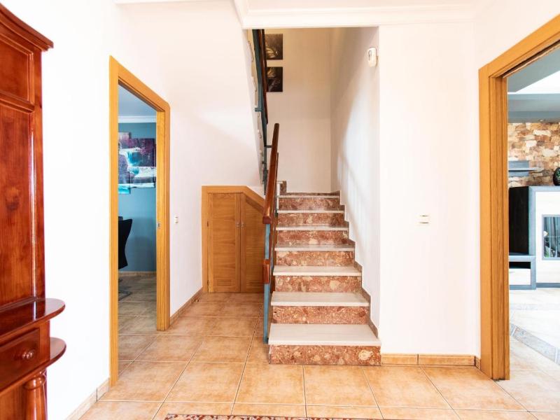 Town Center House With Jacuzzi - image 4