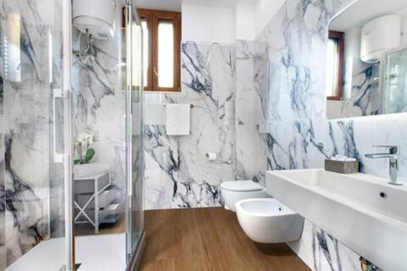 Sorrento Center Luxury Apartment 1 - image 17