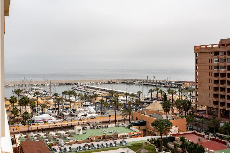 Marina view sunny one bedroom pyr - image 5