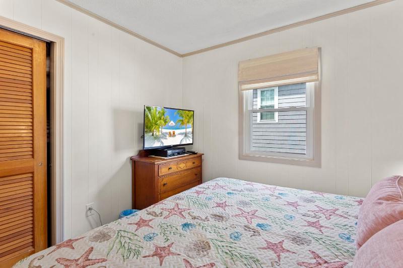 5206 - Hogg Heaven - image 36
