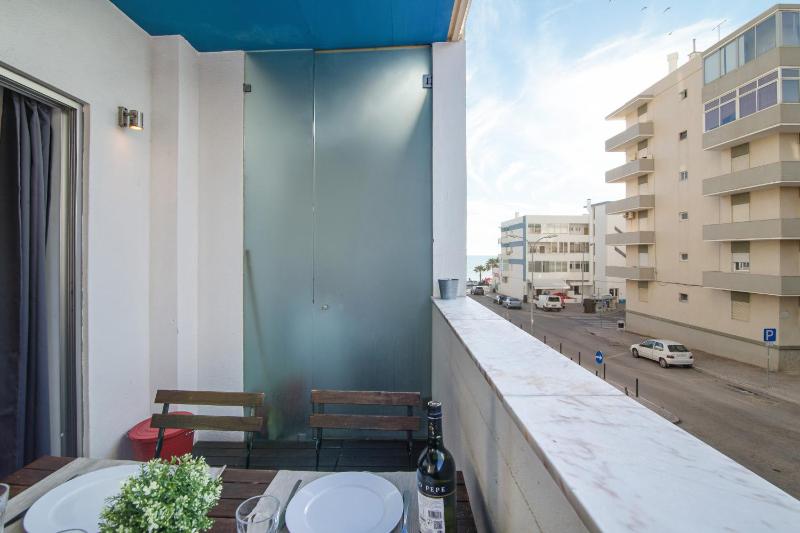 Modern Apartment by the Sea - image 11
