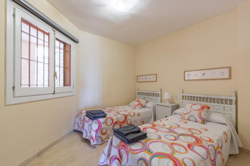 Simplicity luxury apartment - image 7