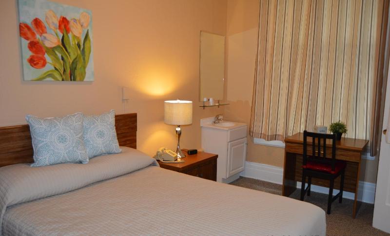 SF Plaza Hotel - image 14