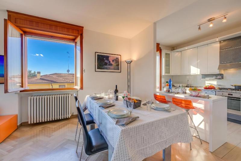 Casa di Paola: Lake-View Balcony Apartment in Peschiera - Happy Rentals - image 22
