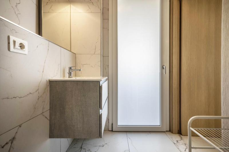 Planet Suite 404 - image 7