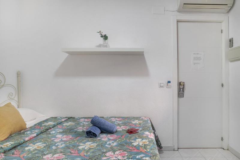 Hostal Avenida - image 12